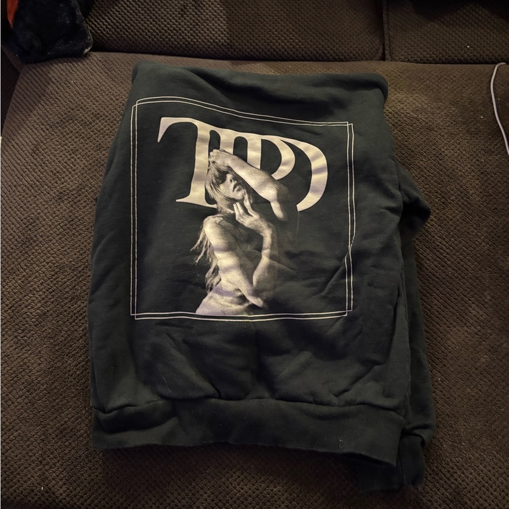 Taylor Swift TTPD Black Hoodie with Monochrome Portrait S - Picture 2 of 5